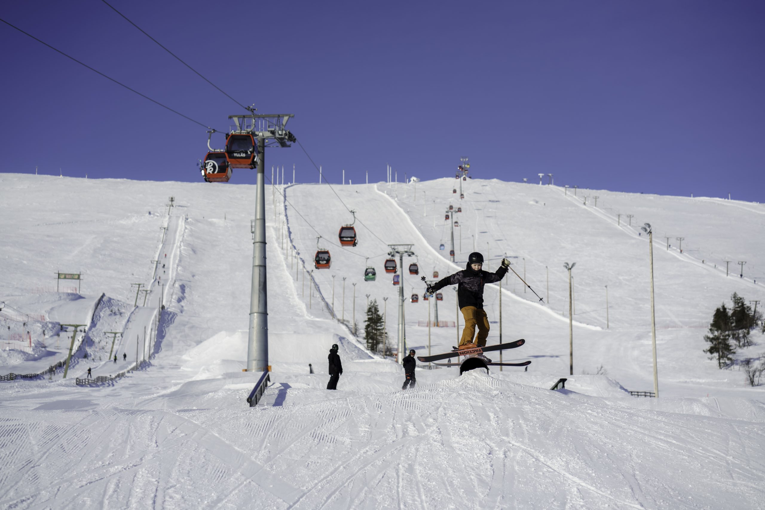 Hiihtokoulu Ylläs, Ylläs Down Hill Club, Ylläs Ski Resort laskettelukurssit